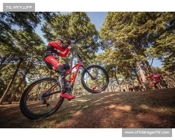 全运会山地自行车赛鸣枪，吕先景开局即确立领先优势